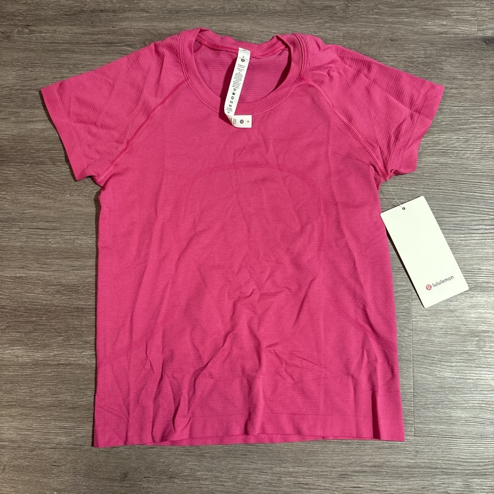 Sonic Pink Lululemon Swiftly Tech Race Length - NWT